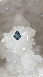 Load image into Gallery viewer, Montana Sapphire .84 CT - Parti - Modified Kite Cut
