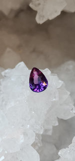 Load image into Gallery viewer, Madagascar Sapphire 2.05 CT Pink to Purple Bicolored Pear Cut
